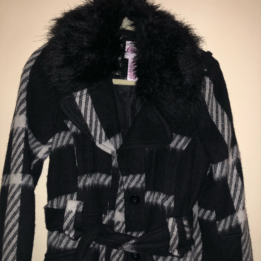 ❗️3 for $15❗️Candies plaid peacoat